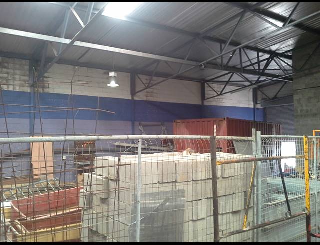 780M² FACTORY FOR SALE IN OTTERY